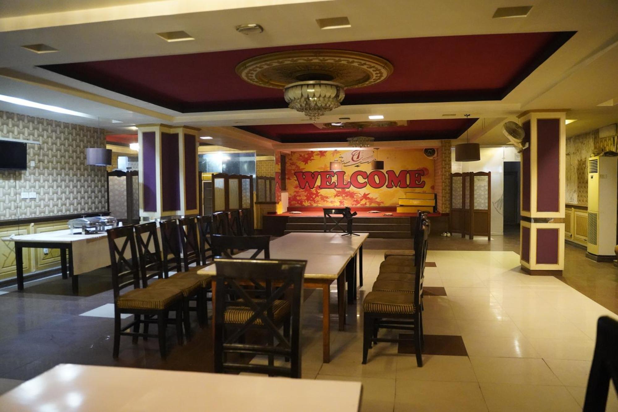 Hotel Tourist Inn Лахор Екстер'єр фото