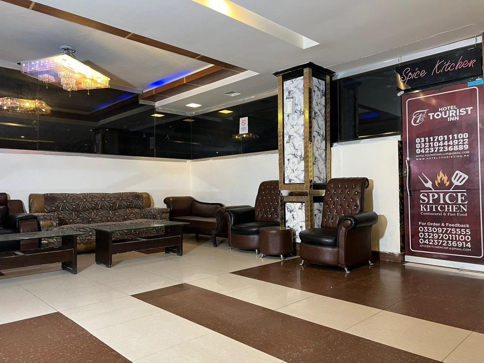 Hotel Tourist Inn Лахор Екстер'єр фото