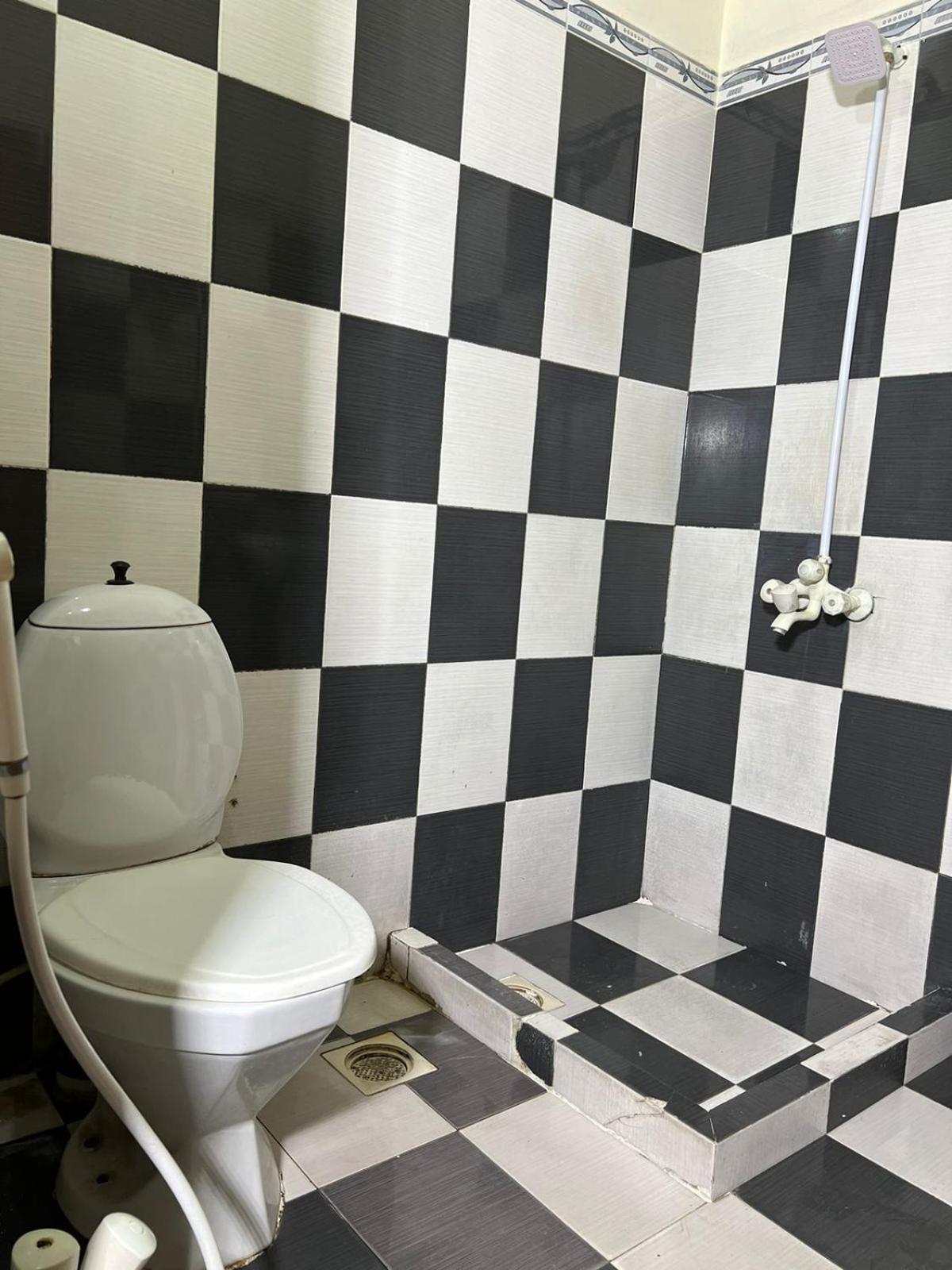 Hotel Tourist Inn Лахор Екстер'єр фото